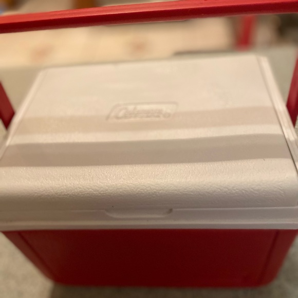 Red Coleman Flip Lid Personal Mini Cooler 5205 5QT Lunch Box - Picture 5 of 11
